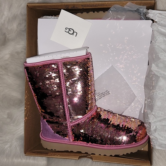 UGG CLASSIC SHORT SEQUIN PINK BOOTS - Picture 4 of 7